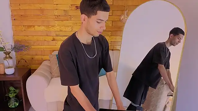 prettyboyy 13 online show from 1, 2, 2026