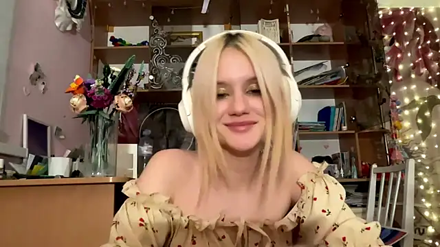 Snapshot of MelisaBloomy chatting on 13, 12, 2025 MelisaBloomy online show from 13, 12, 2025