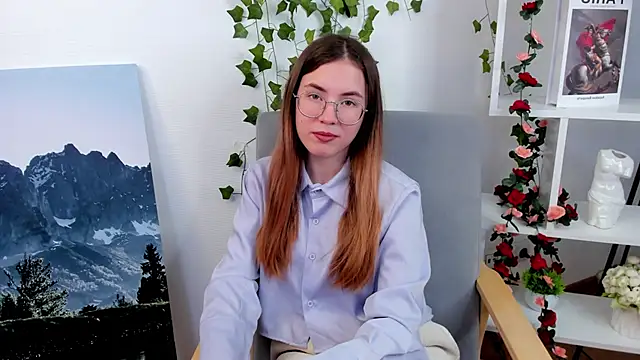 HalleyKeer online show from 15, 12, 2025