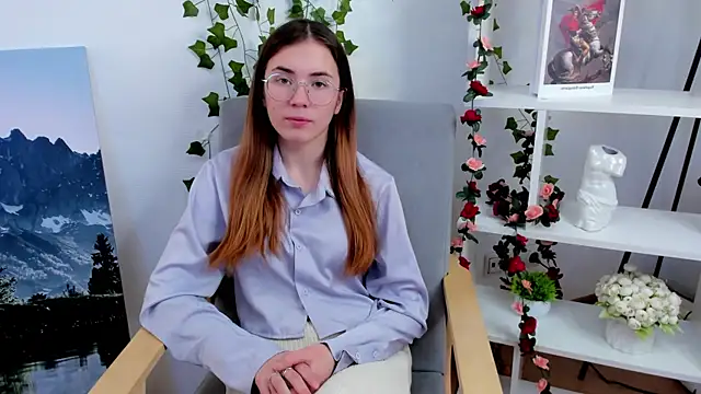 HalleyKeer online show from 16, 12, 2025