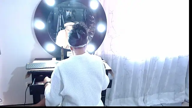 Naomy Mature online show from 19, 3, 2026