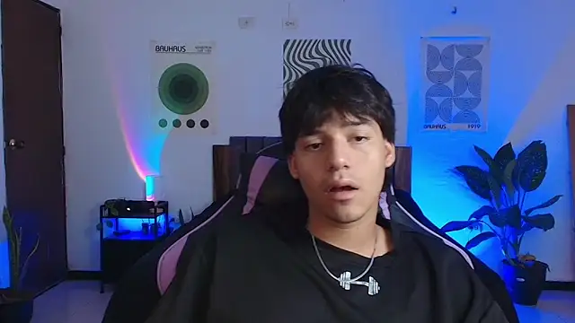 CrisotpherMoretti online show from 18, 12, 2025