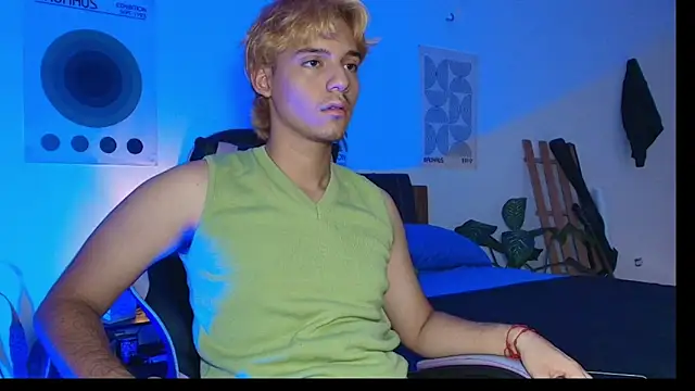 CrisotpherMoretti online show from 3, 2, 2026