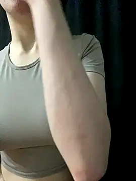 Snapshot of shrie_beverly0000 chatting on 16, 12, 2025 shrie beverly0000 online show from 16, 12, 2025