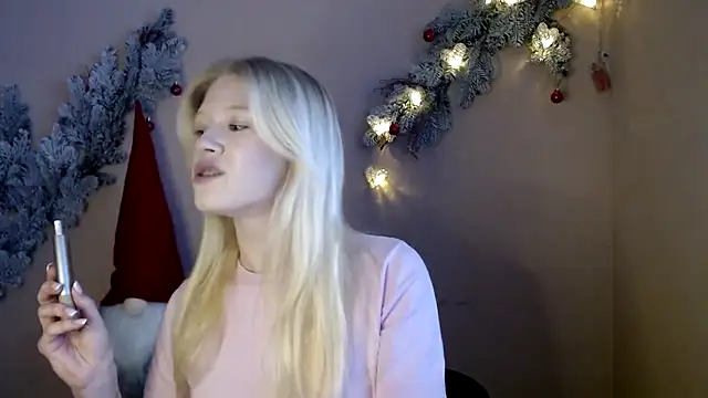 Snapshot of Aria__Moon chatting on 16, 12, 2025 Aria Moon online show from 16, 12, 2025