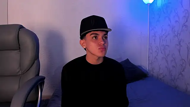 Snapshot of _TaylorBlack chatting on 16, 12, 2025 TaylorBlack online show from 16, 12, 2025