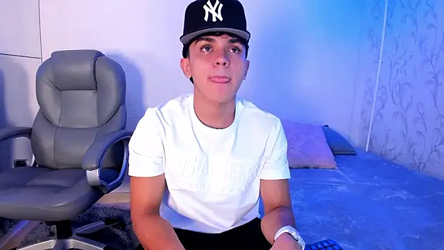  TaylorBlack online show from 8, 2, 2026