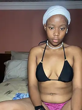 Snapshot of yellowjewelgirl chatting on 17, 12, 2025 yellowjewelgirl online show from 17, 12, 2025