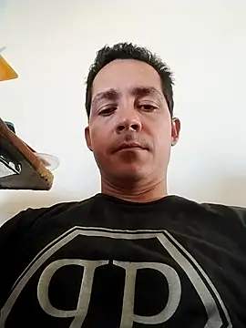 Snapshot of Chris_hot33 chatting on 17, 12, 2025 Chris hot33 online show from 17, 12, 2025