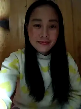 Snapshot of Chloe-ee chatting on 16, 12, 2025 Chloe-ee online show from 16, 12, 2025