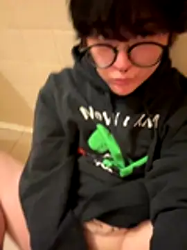 Snapshot of incubus76 chatting on 17, 12, 2025 incubus76 online show from 17, 12, 2025