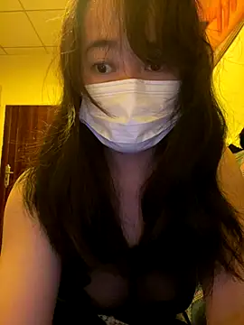 Snapshot of qiqi-01 chatting on 18, 12, 2025 qiqi-01 online show from 18, 12, 2025