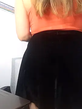 Snapshot of SofiEsteves chatting on 16, 12, 2025 SofiEsteves online show from 16, 12, 2025