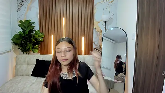 Snapshot of Nickie_reed_ chatting on 17, 12, 2025 Nickie reed online show from 17, 12, 2025