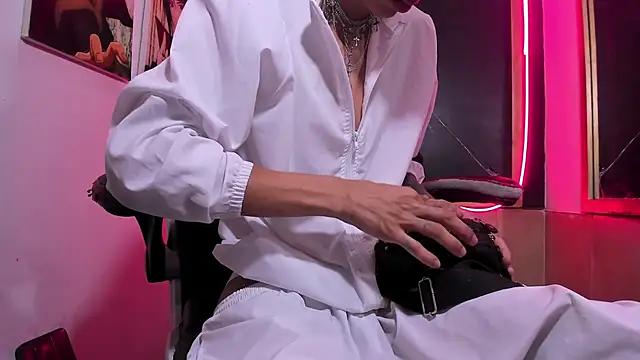 Daniel Deluc77 online show from 23, 12, 2025