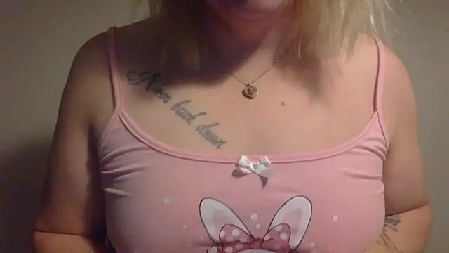 Snapshot of Redos1 chatting on 17, 12, 2025 Redos1 online show from 17, 12, 2025