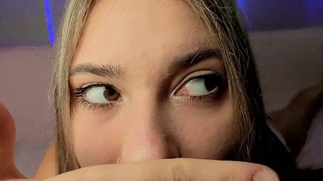 Snapshot of angel_lin chatting on 22, 3, 2026 angel lin online show from 22, 3, 2026