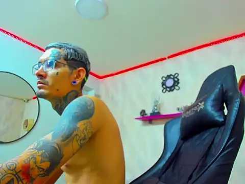 Boy tatto77 online show from 2, 2, 2026