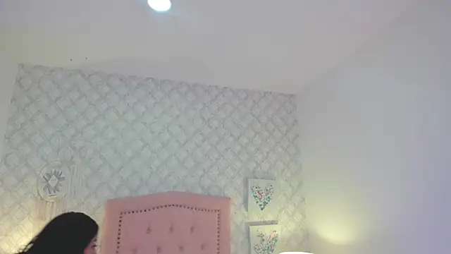 amber  ferrera online show from 28, 2, 2026