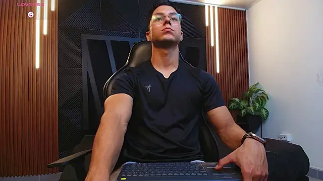 Noah Clarkk online show from 10, 2, 2026