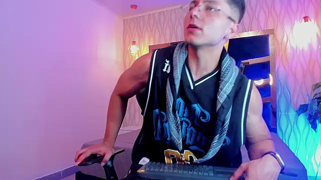 Noah Clarkk online show from 6, 3, 2026