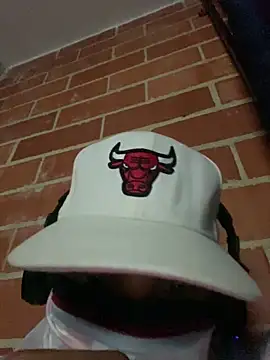 Snapshot of valentino2026 chatting on 18, 12, 2025 valentino2026 online show from 18, 12, 2025