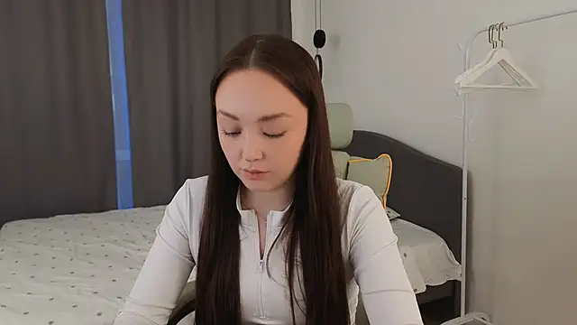 fallin lovee online show from 13, 3, 2026