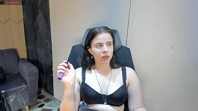 ChannelWhitee  online show from 1, 2, 2026