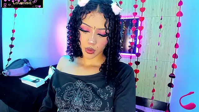 Snapshot of dolly_boob chatting on 3, 3, 2026 dolly boob online show from 3, 3, 2026