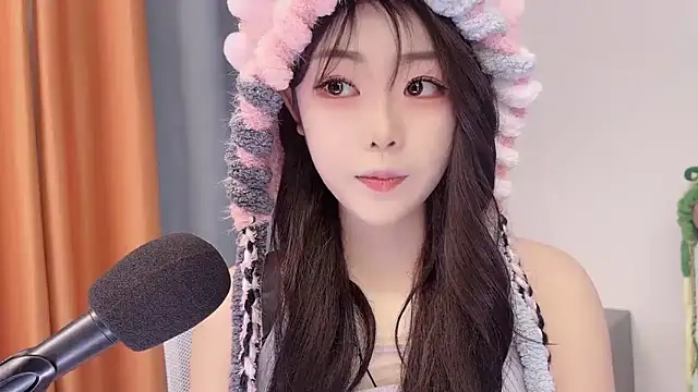 smalldaisy online show from 6, 2, 2026