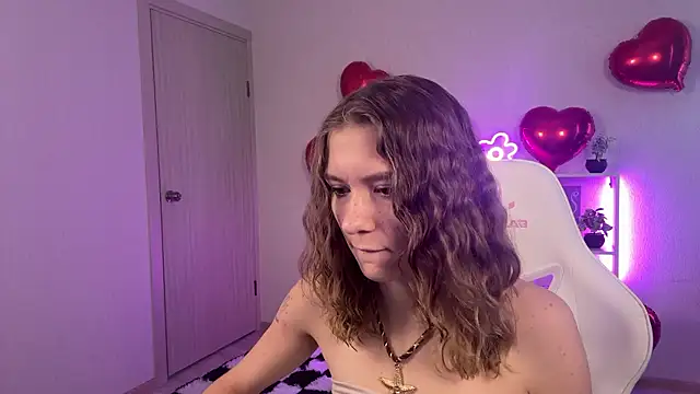 Snapshot of KellySunn chatting on 10, 2, 2026 KellySunn online show from 10, 2, 2026