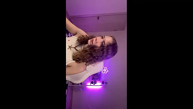 Snapshot of KellySunn chatting on 17, 2, 2026 KellySunn online show from 17, 2, 2026