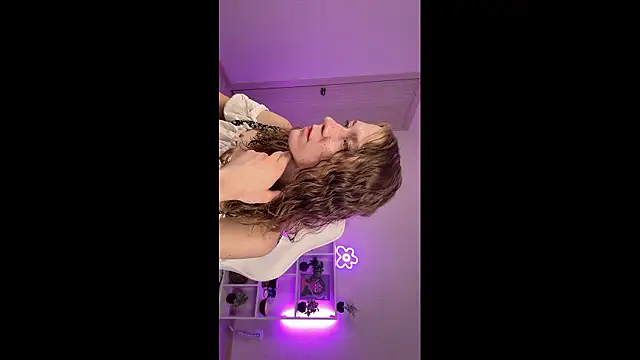 Snapshot of KellySunn chatting on 23, 2, 2026 KellySunn online show from 23, 2, 2026