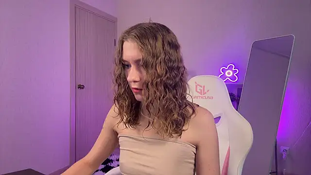 Snapshot of KellySunn chatting on 2, 3, 2026 KellySunn online show from 2, 3, 2026