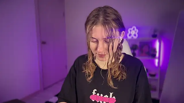 Snapshot of KellySunn chatting on 21, 3, 2026 KellySunn online show from 21, 3, 2026