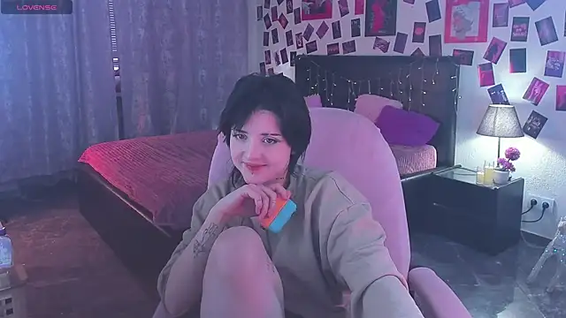 Snapshot of SarahShelby chatting on 12, 2, 2026 SarahShelby online show from 12, 2, 2026