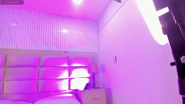 ManuelaEvans  online show from 17, 2, 2026