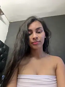 ManuelaEvans  online show from 10, 3, 2026