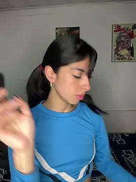 Snapshot of junorise23 chatting on 5, 3, 2026 junorise23 online show from 5, 3, 2026