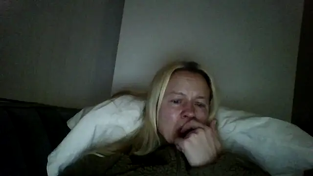 Snapshot of jennyblondeuk chatting on 23, 3, 2026 jennyblondeuk online show from 23, 3, 2026