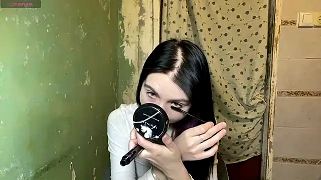 EstherKiester online show from 5, 2, 2026