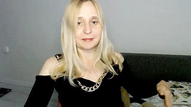 Snapshot of MiLenaMilf chatting on 18, 3, 2025 MiLenaMilf online show from 18, 3, 2025