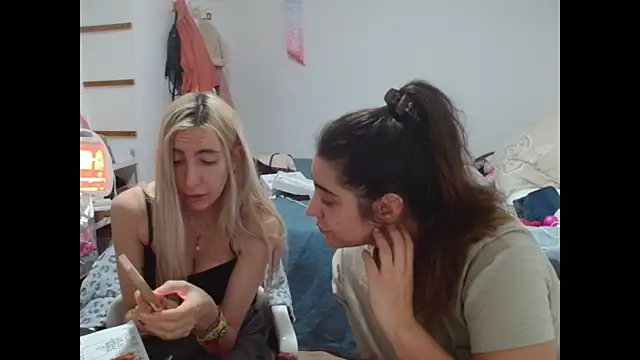 BarbieBlondieGirl online show from 11, 1, 2026