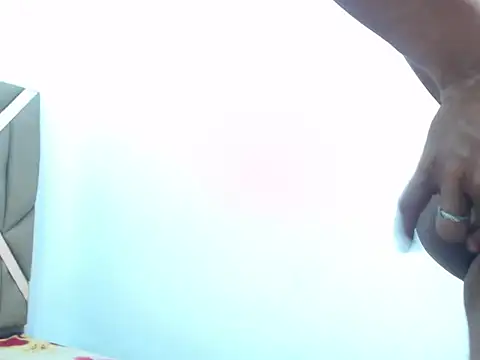 Snapshot of latina_ts_july chatting on 5, 3, 2026 latina ts july online show from 5, 3, 2026