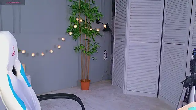 Zoe  Page online show from 20, 3, 2026