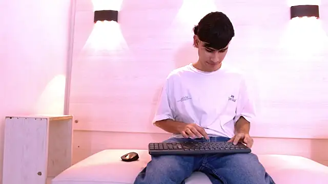 KevinBrooks  online show from 1, 2, 2026