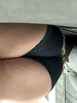 Loirinhaseexy01 online show from 6, 1, 2026