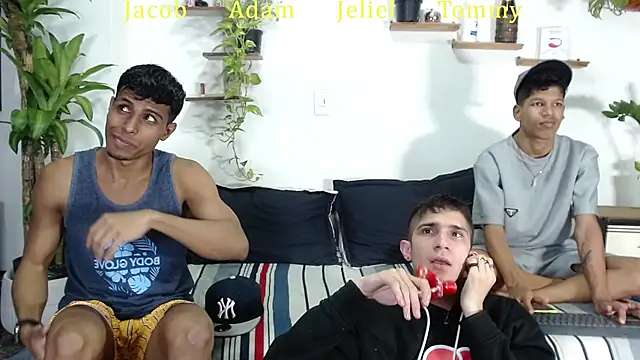 Interracial Snow Bunny online show from 31, 1, 2026