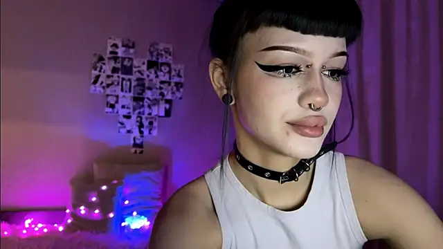 dieonisiaaaa online show from 4, 2, 2026