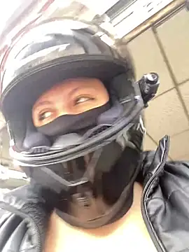 Scarlet auraa online show from 7, 2, 2026